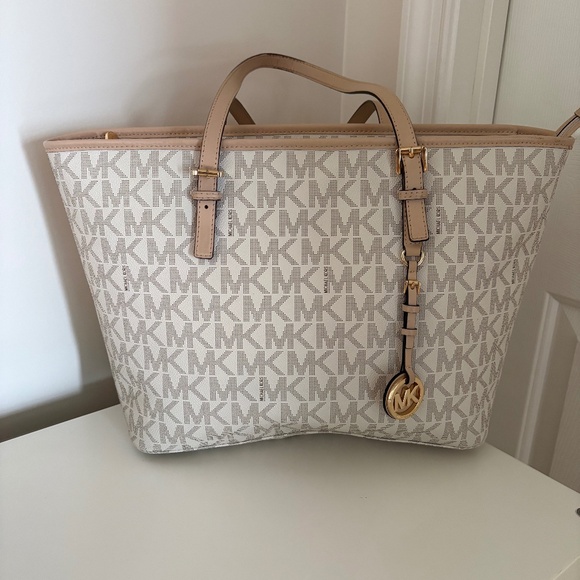 Michael Kors white tote with logo - Picture 1 of 4